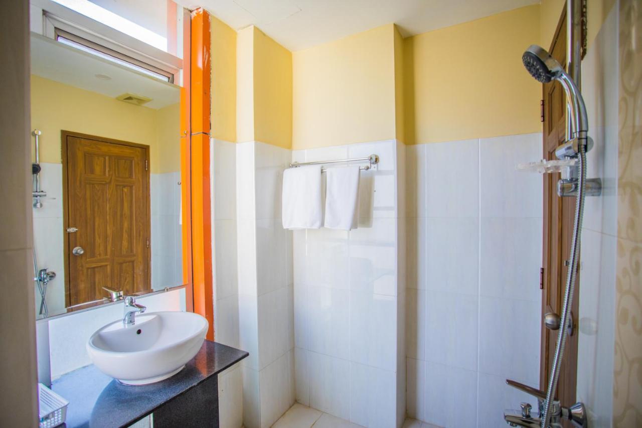 Golden Gate China Town Hotel Yangon Luaran gambar